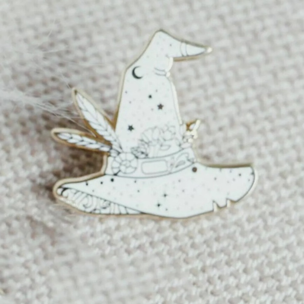 Floral Witch Hat Enamel Pin 🌿🤍